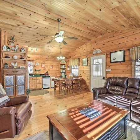 Franklin Cabin With Porch Near Hiking And Waterfalls! Exteriör bild