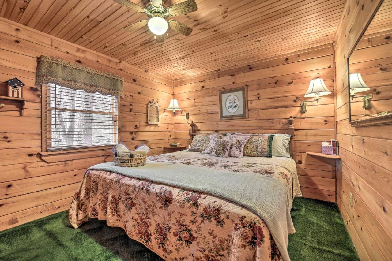 Franklin Cabin With Porch Near Hiking And Waterfalls! Exteriör bild